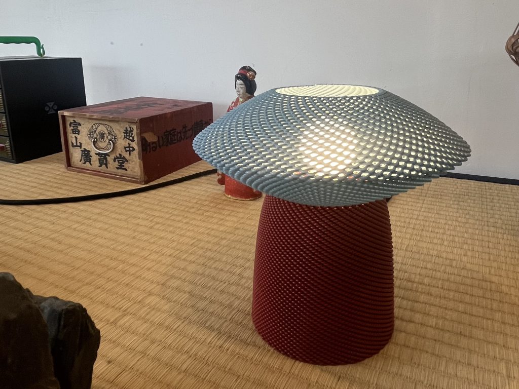 新工芸舎　ライト