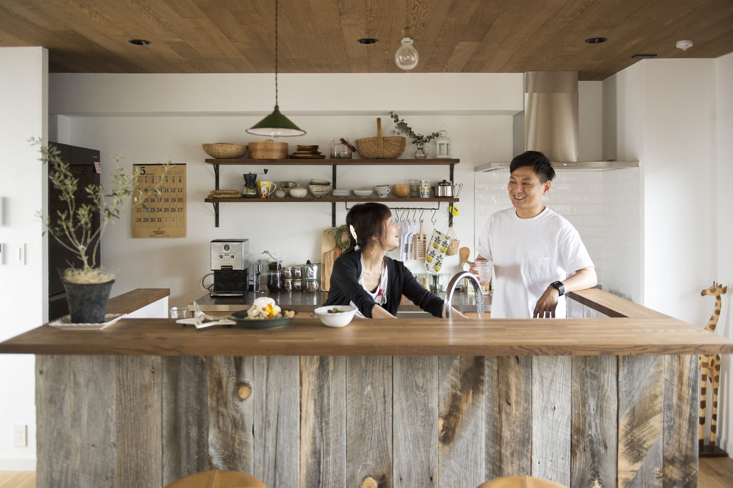 機能的なキッチンで、体にやさしい「食」に こだわった暮らしを自分のペースで