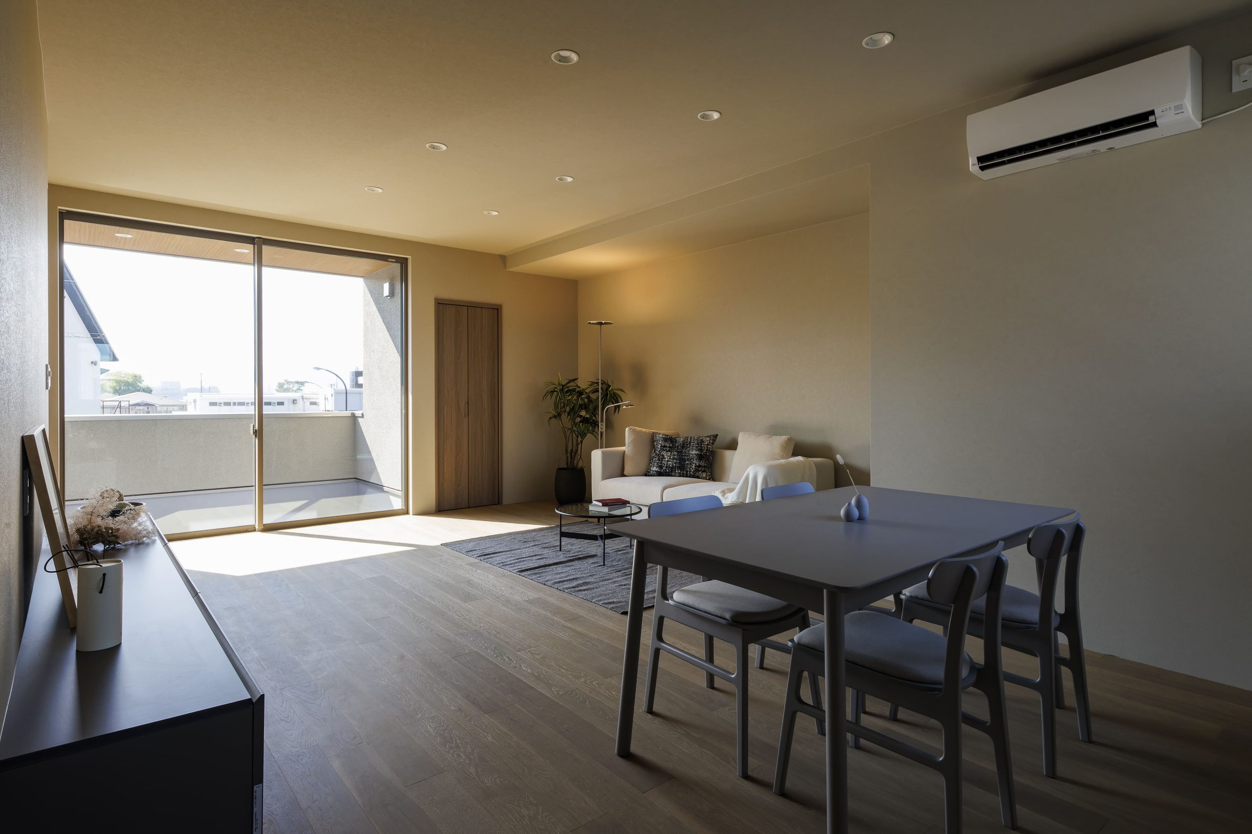 3階建ての住まいから琵琶湖を望む暮らし