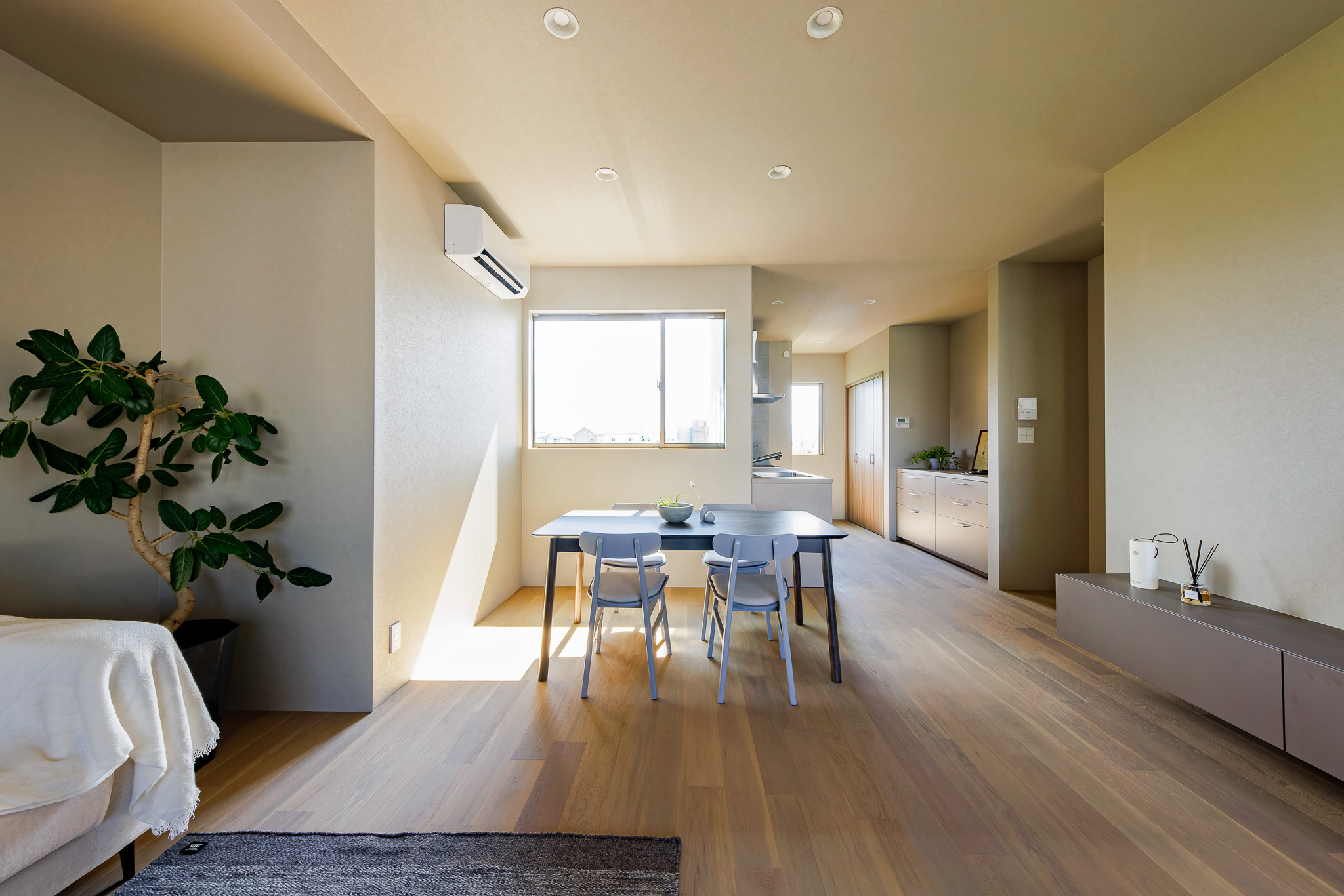 3階建ての住まいから琵琶湖を望む暮らし