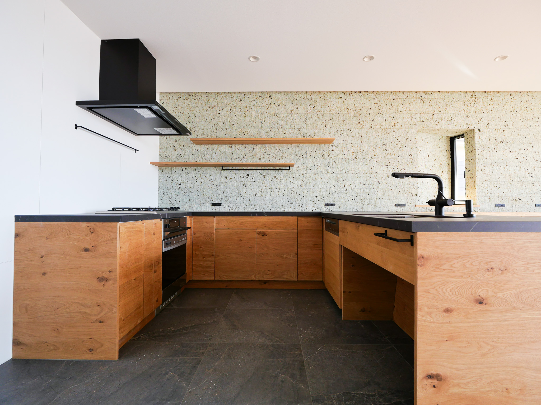 木造とRC造ミックスの戸建リノベーション