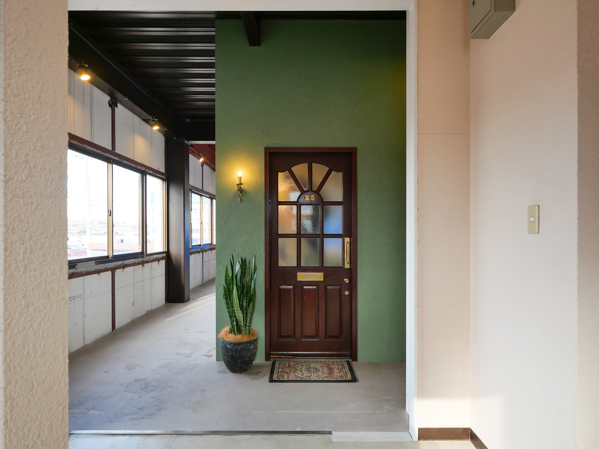 ビルの中、隠れ家のような美容室